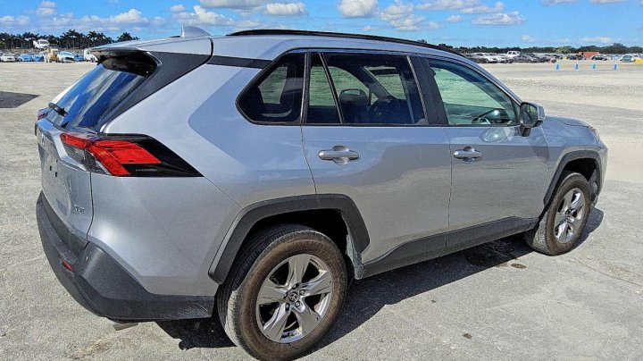 Toyota RAV4  2023