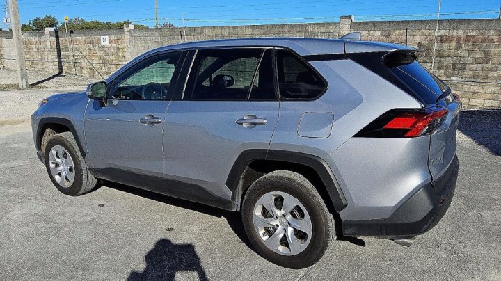 Toyota RAV4  2025
