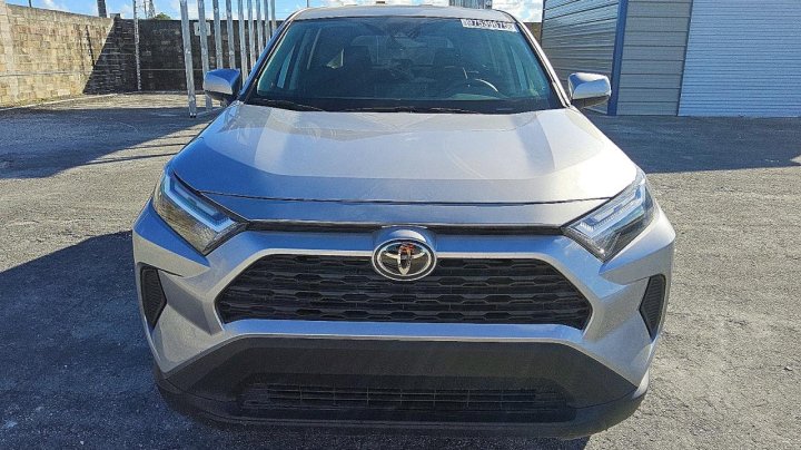 Toyota RAV4  2025