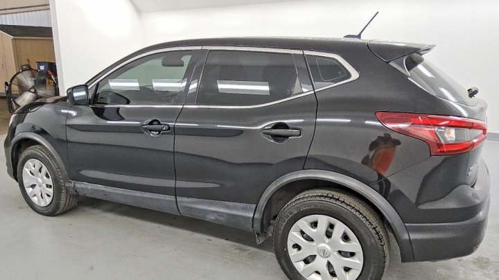 Nissan Rogue Sport  2020