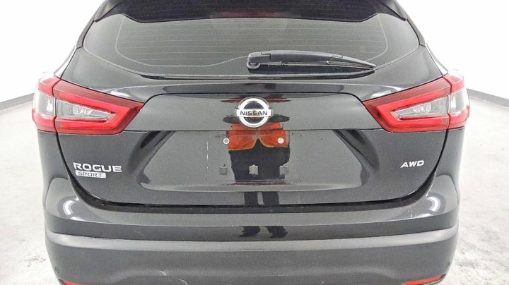 Nissan Rogue Sport  2020
