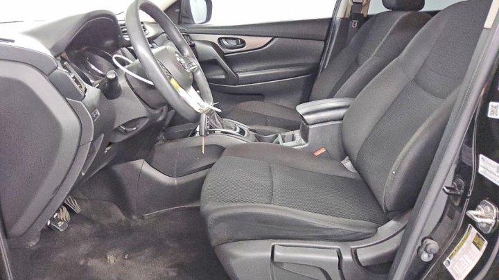 Nissan Rogue Sport  2020