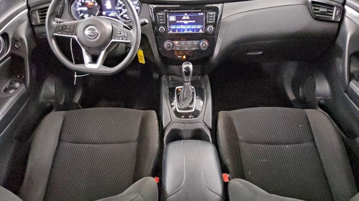 Nissan Rogue Sport  2020