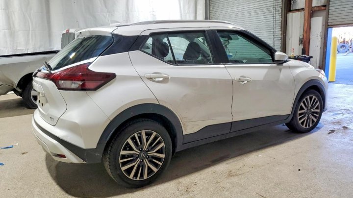 Nissan Kicks  2023