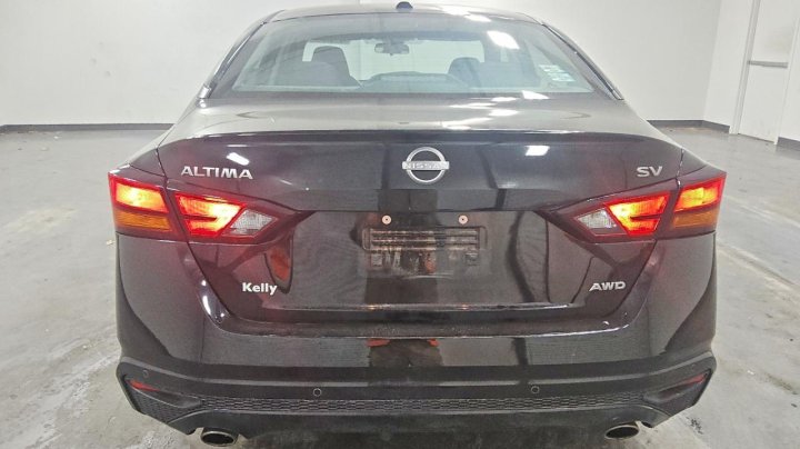 Nissan Altima  2023