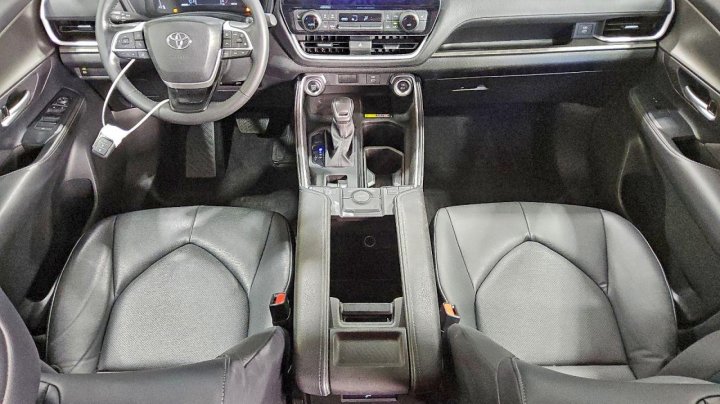 Toyota GRAND HIGHLANDER  2024