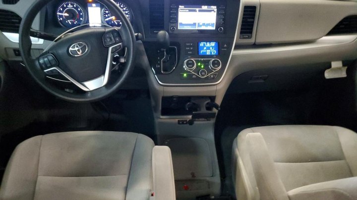 Toyota SIENNA  2020