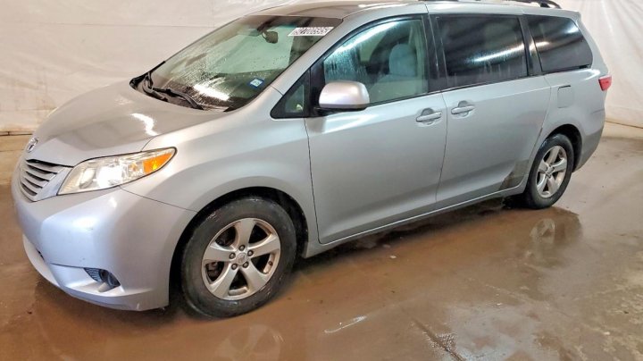 Toyota SIENNA  2016