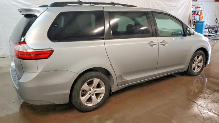 Toyota SIENNA  2016