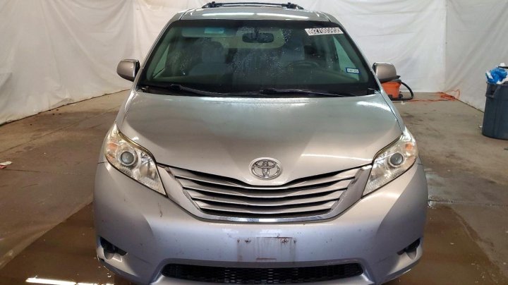 Toyota SIENNA  2016