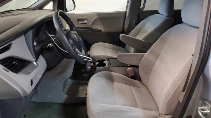 Toyota SIENNA  2016