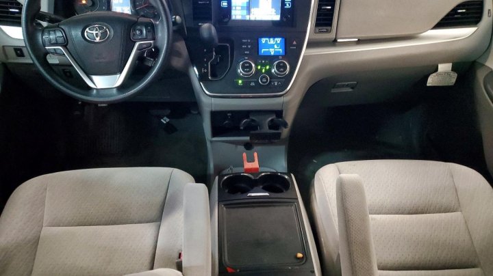 Toyota SIENNA  2016