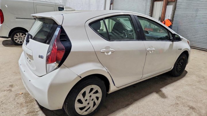 Toyota PRIUS C  2016