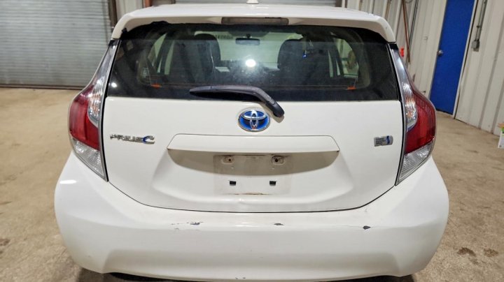 Toyota PRIUS C  2016