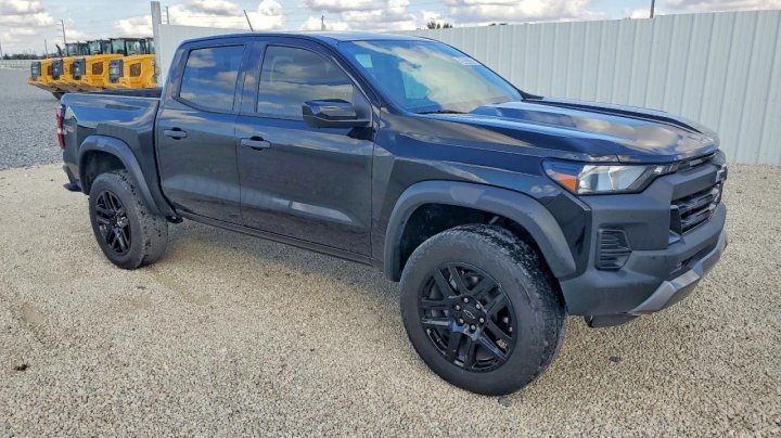 Chevrolet Colorado  2023