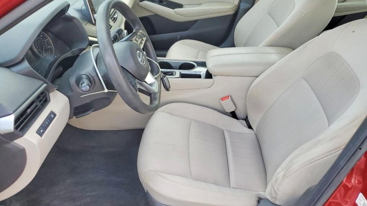 Nissan Altima  2021