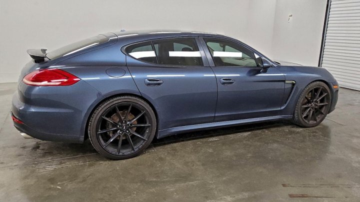 Porsche Panamera  2015