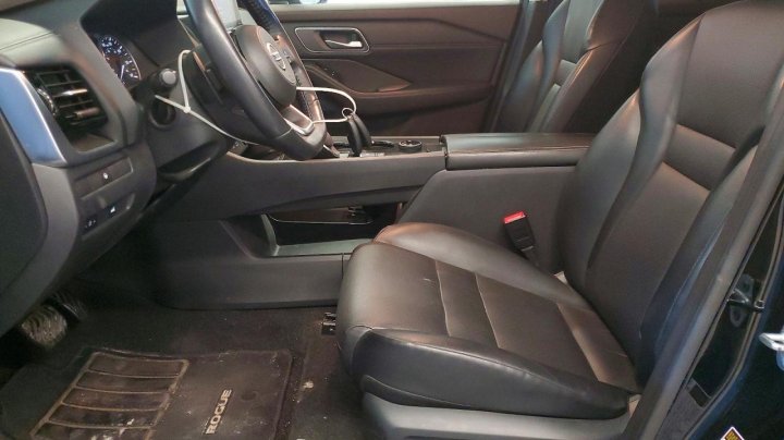 Nissan ROGUE  2021