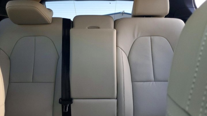 Volvo XC40  2025