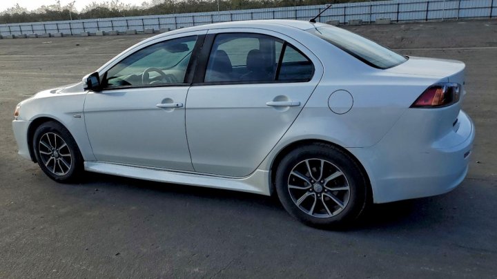 Mitsubishi Lancer  2017