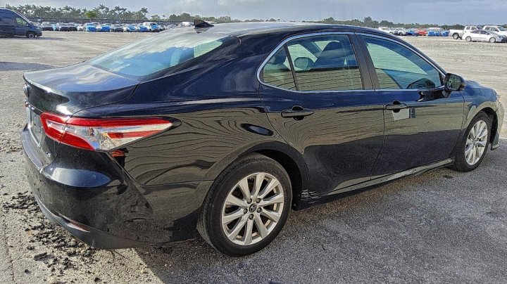 Toyota Camry  2019