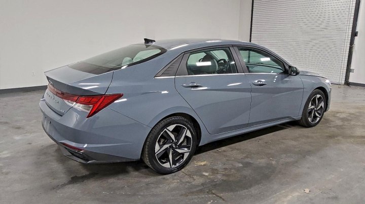 Hyundai Elantra  2023