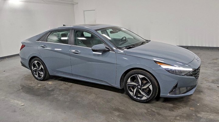 Hyundai Elantra  2023