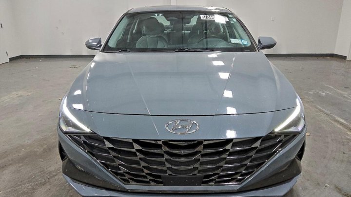 Hyundai Elantra  2023