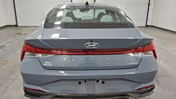 Hyundai Elantra  2023