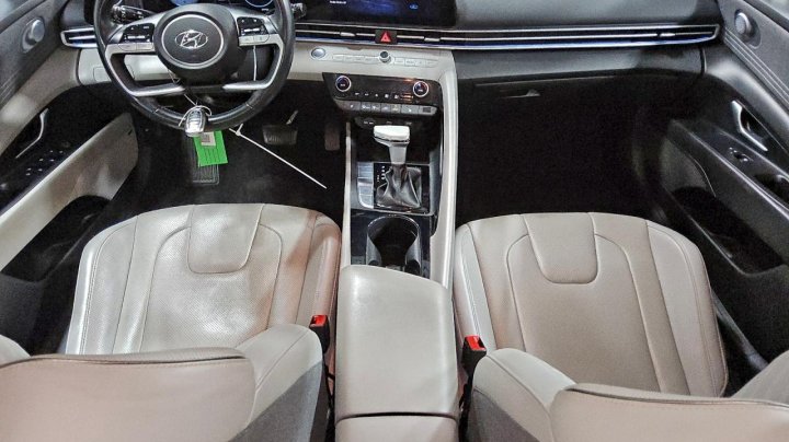 Hyundai Elantra  2023
