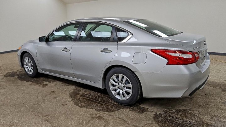 Nissan Altima  2016