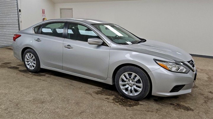 Nissan Altima  2016