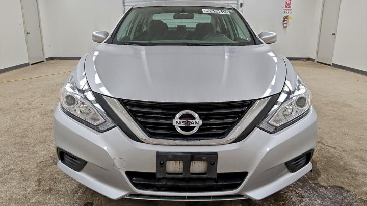 Nissan Altima  2016