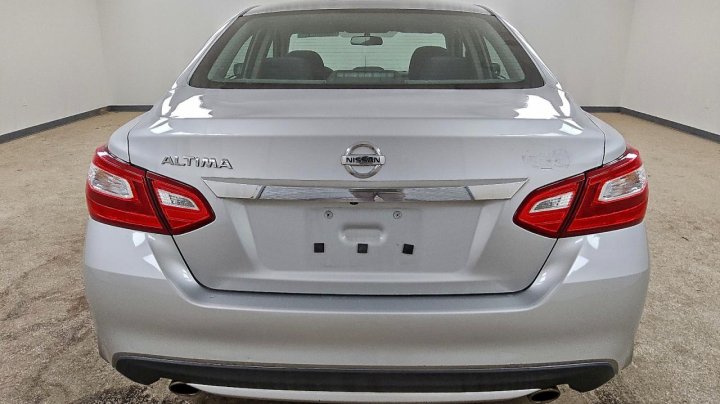 Nissan Altima  2016