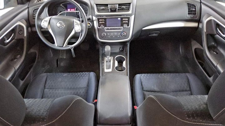 Nissan Altima  2016
