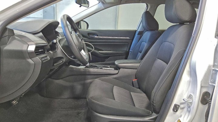 Nissan Altima  2023