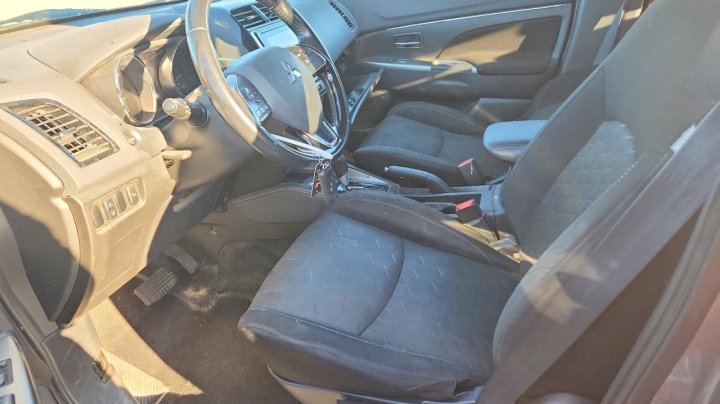 Mitsubishi OUTLANDER SPORT  2020