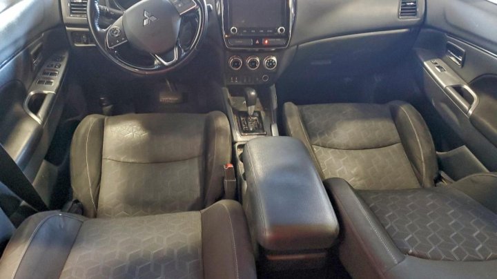 Mitsubishi OUTLANDER SPORT  2020