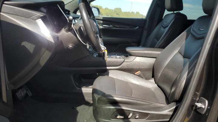 Cadillac XT5  2021