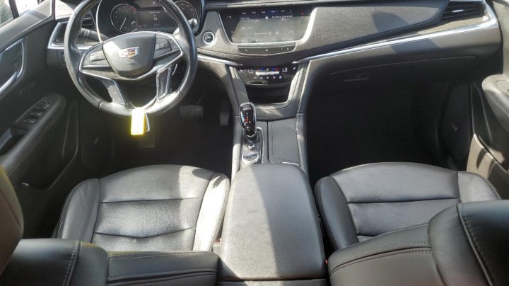 Cadillac XT5  2021