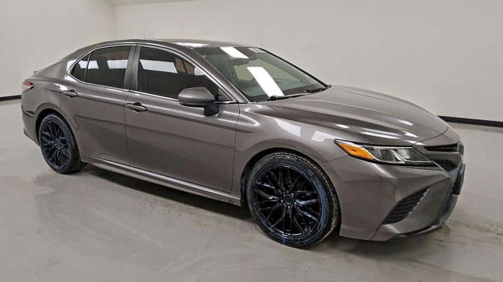 Toyota Camry  2019