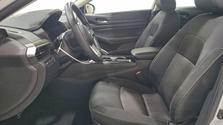 Nissan Altima  2024