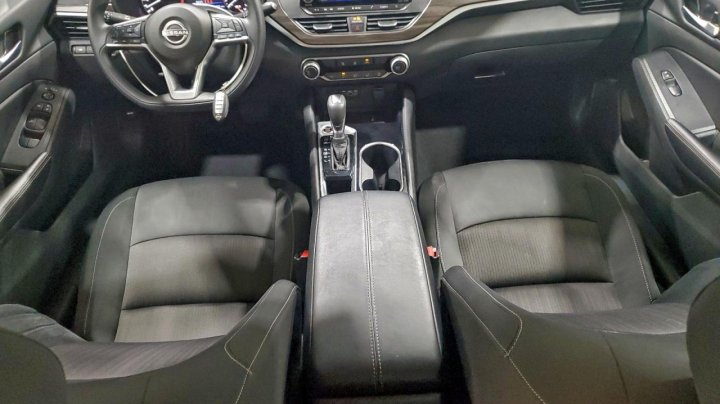 Nissan Altima  2024