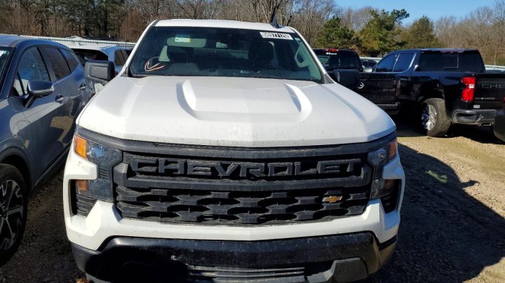 Chevrolet Silverado  2023