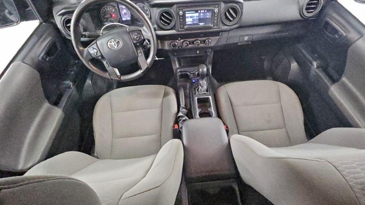 Toyota TACOMA  2019
