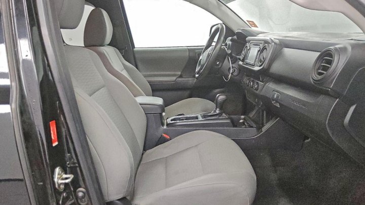 Toyota TACOMA  2019