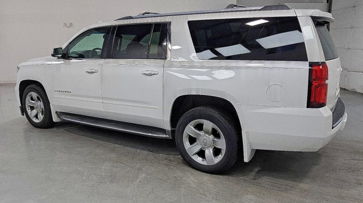Chevrolet Suburban  2016