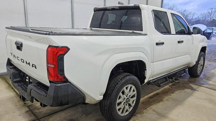 Toyota TACOMA  2024