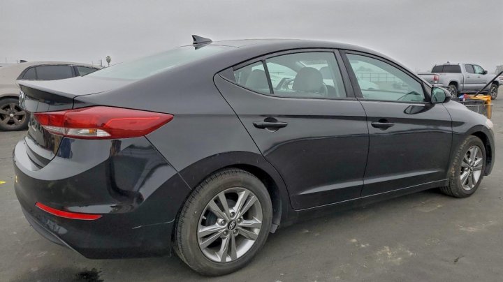 Hyundai Elantra  2017