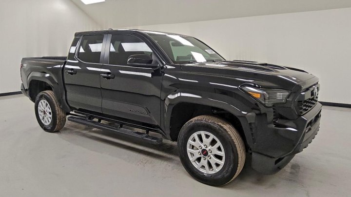 Toyota TACOMA  2024